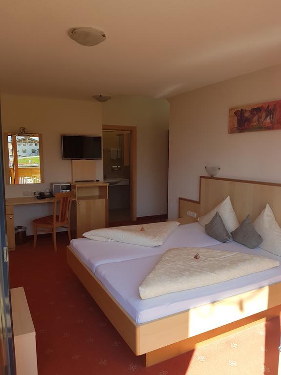 Hotel Garni Alpendiamant Fiss Exteriör bild
