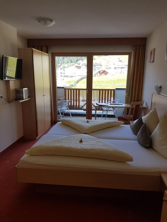 Hotel Garni Alpendiamant Fiss Exteriör bild